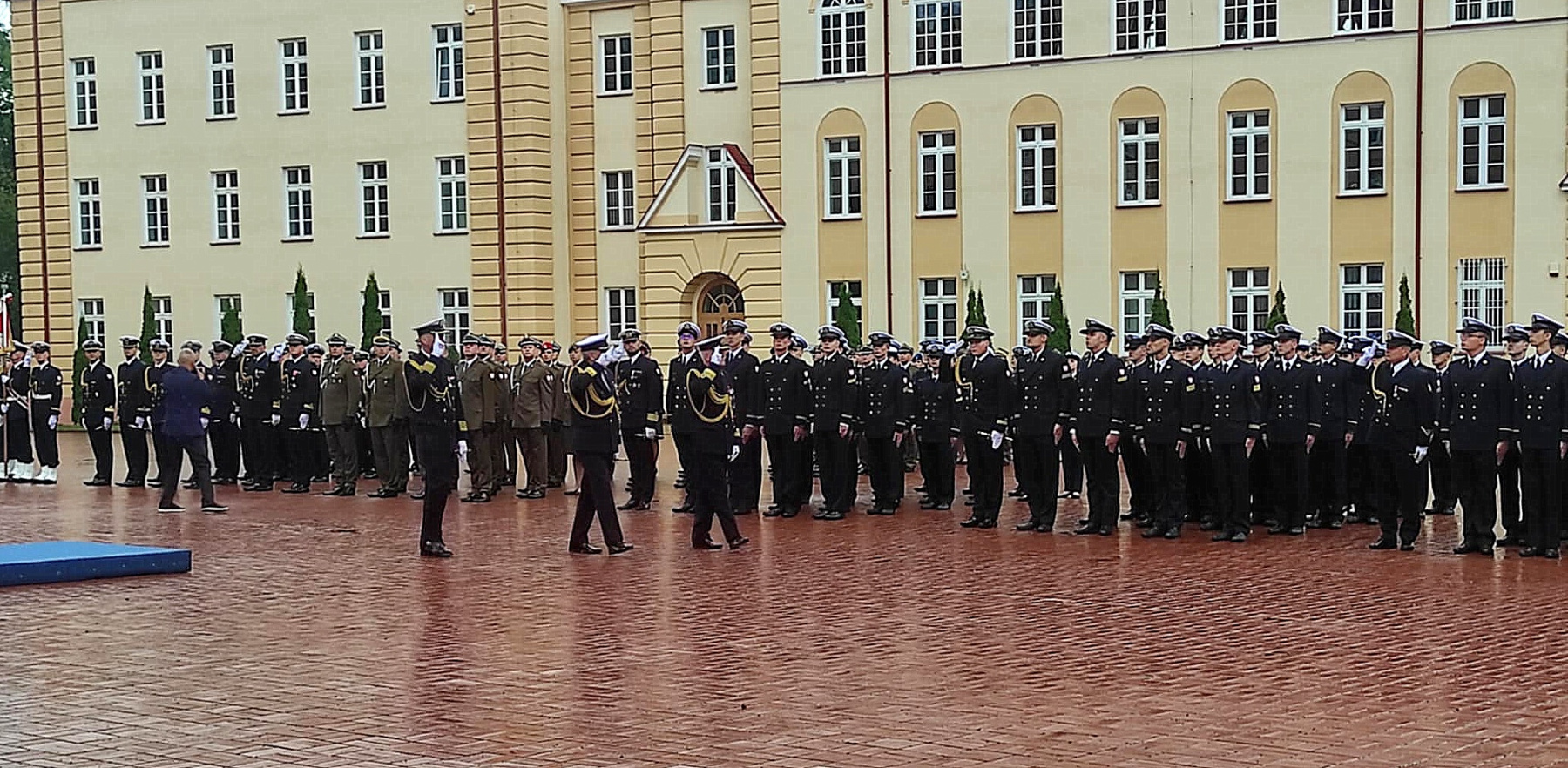 39 kobiet i 38 mężczyzn otrzymało promocję na pierwszy stopień oficerski (fot. Radio Gdańsk/Mateusz Czerwiński) 39 kobiet i 38 mężczyzn otrzymało promocję na pierwszy stopień oficerski (fot. Radio Gdańsk/Mateusz Czerwiński)
